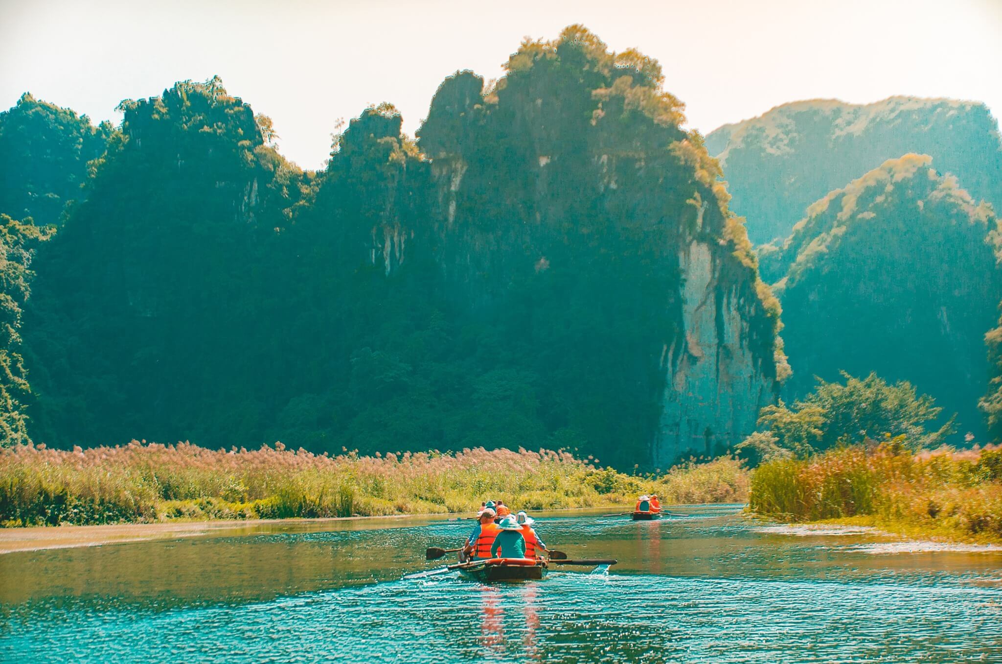 TRANG AN NINH BINH